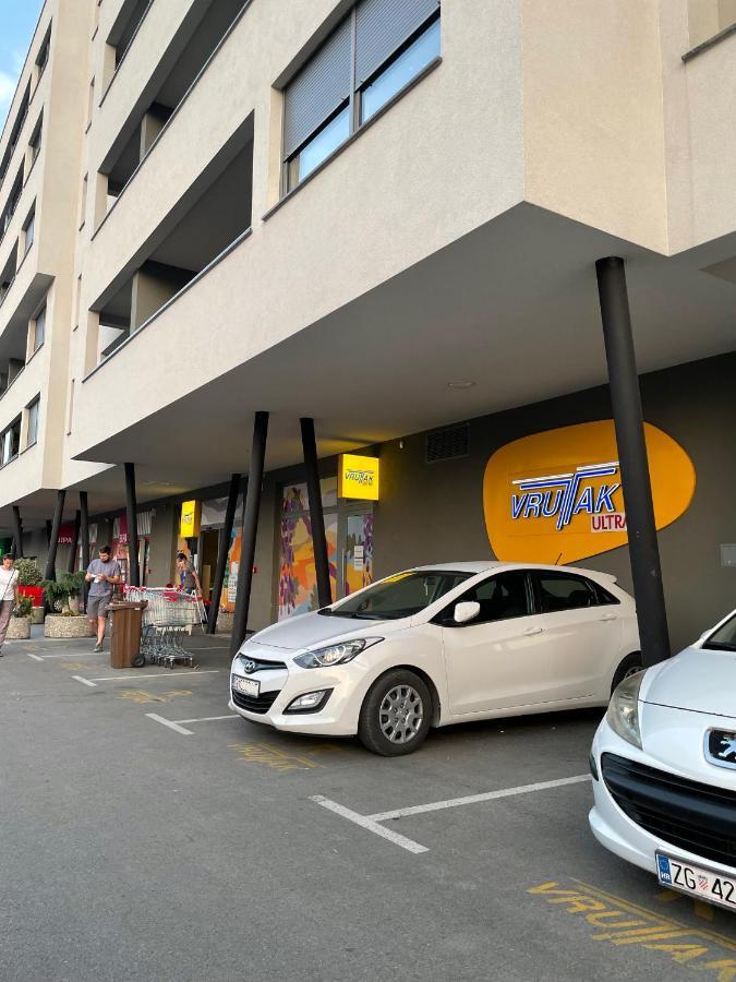 Apartman Welcome To Tresnjevka Zagreb Bagian luar foto
