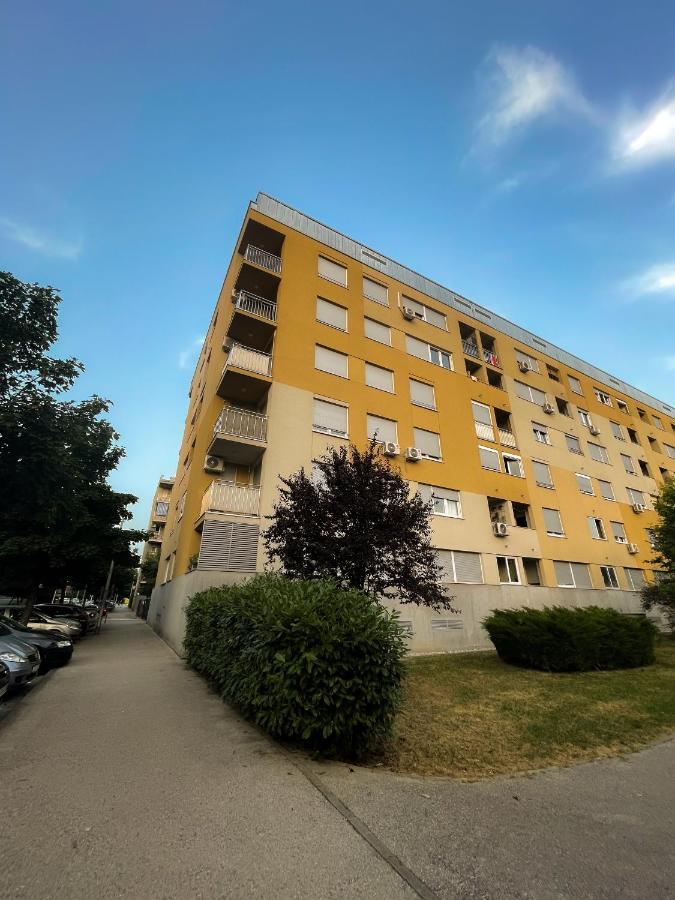 Apartman Welcome To Tresnjevka Zagreb Bagian luar foto