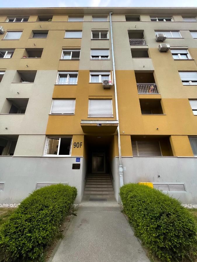 Apartman Welcome To Tresnjevka Zagreb Bagian luar foto